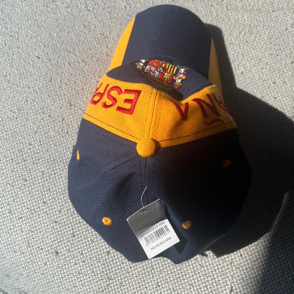 #99 NWT Navy and yellow Spain Baseball hat / cap, never worn - Picture 4 of 6